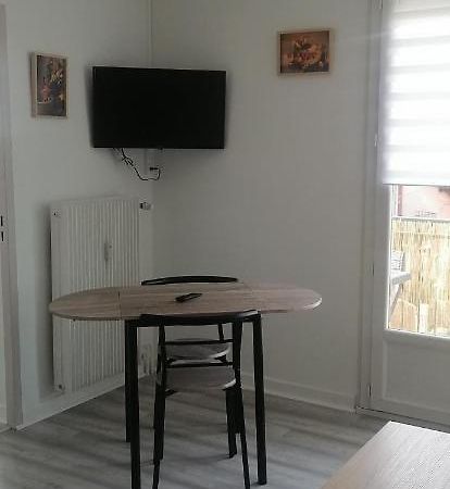 Appartement Avec Balcon Et Parking Prive Roanne Esterno foto